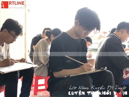 Lớp học vẽ cơ bản - học vẽ tượng thạch cao - SP. HV Quốc Cường