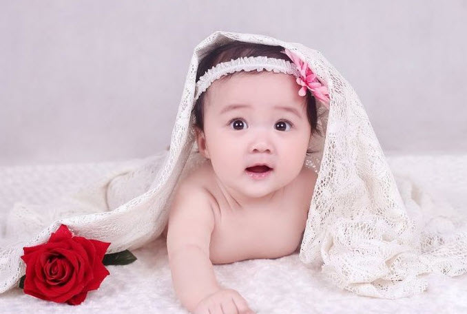 nằm mơ thấy em bé gái