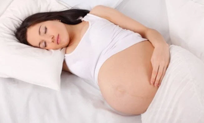 nằm mơ thấy người quen có bầu