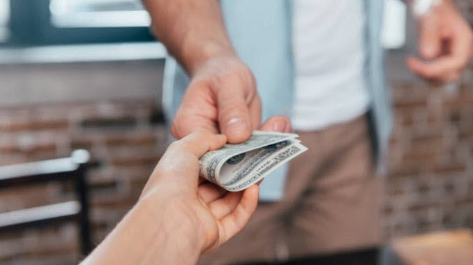 nằm mơ thấy người ta cho tiền