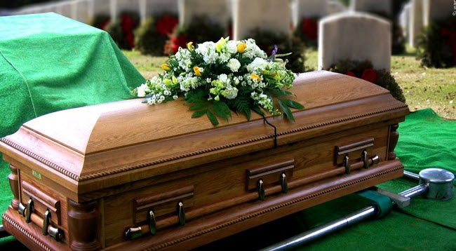 nằm mơ thấy đám ma và quan tài