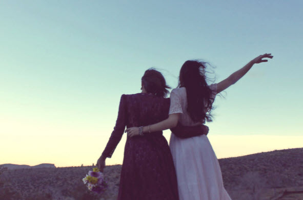 nằm mơ thấy bạn cũ