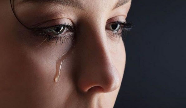 nằm mơ thấy mình khóc