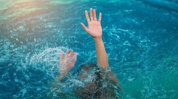 nằm mơ thấy người chết đuối