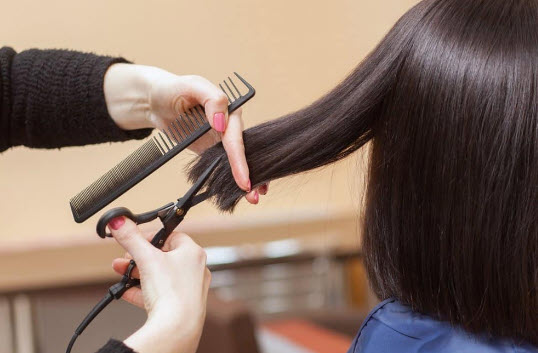 nằm mơ thấy người khác cắt tóc mình