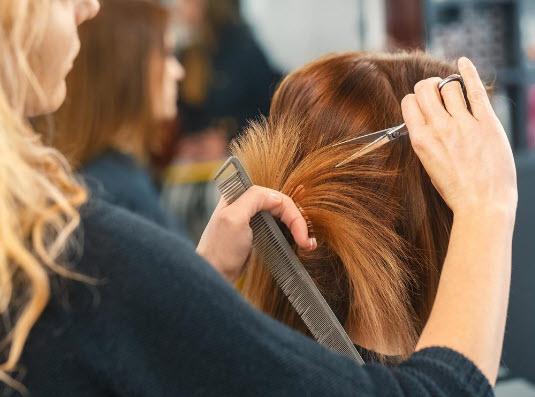 nằm mơ thấy người khác cắt tóc mình