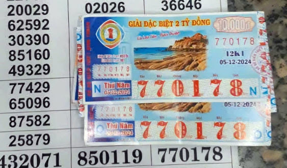 nằm mơ thấy người thân trúng số độc đắc